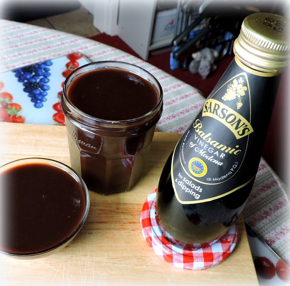 The English Kitchen Honey and Balsamic BBQ Sauce